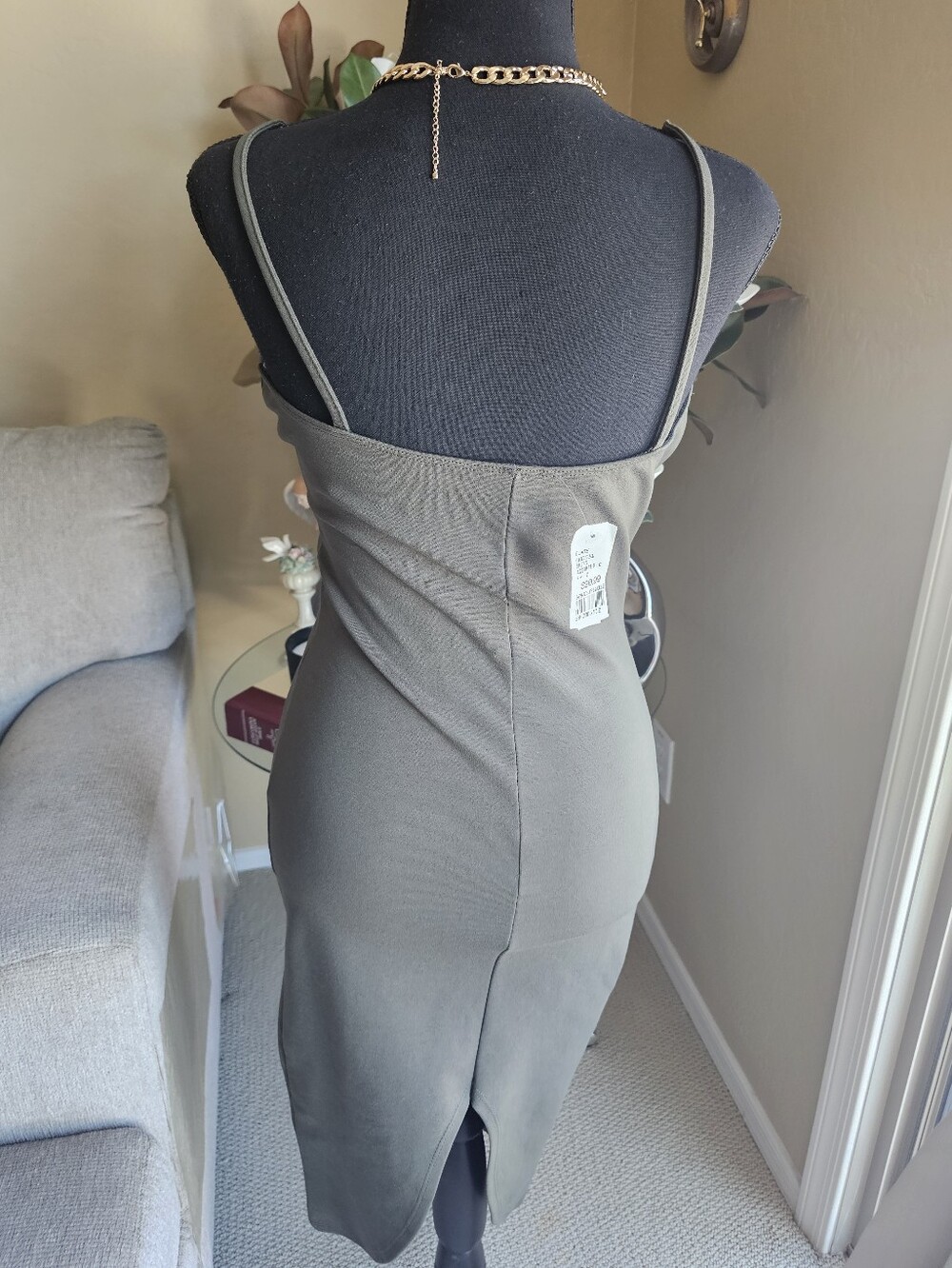 Dress - Picture 4 of 5